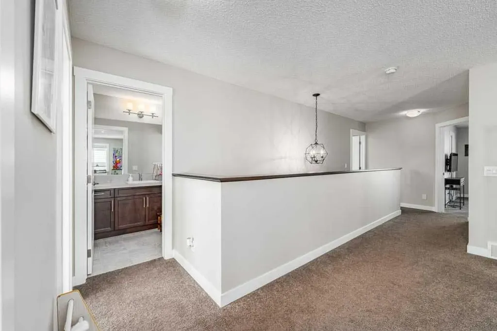 125 Sage Bluff Close NW Calgary AB T3R 1J1