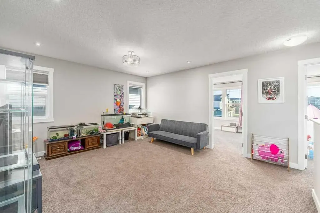 125 Sage Bluff Close NW Calgary AB T3R 1J1