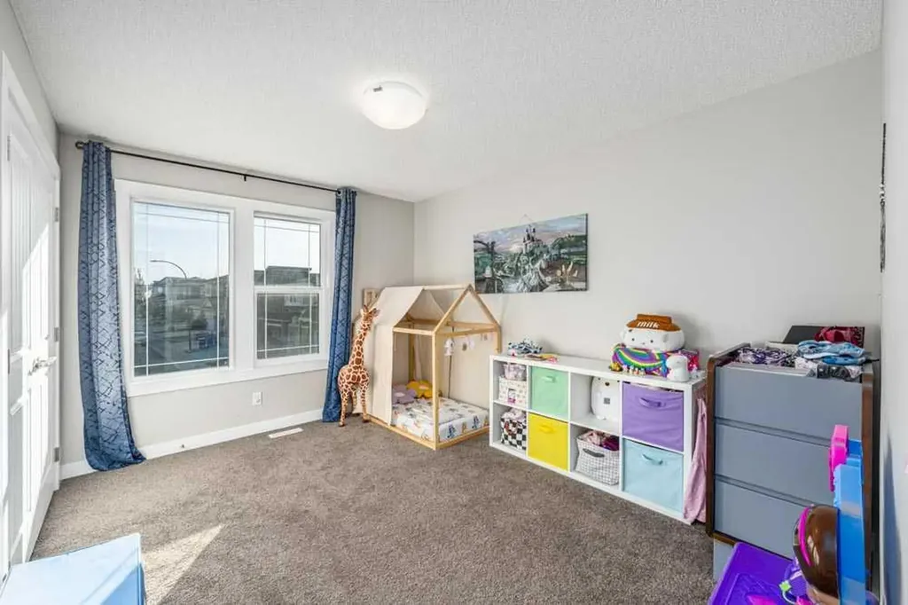 125 Sage Bluff Close NW Calgary AB T3R 1J1