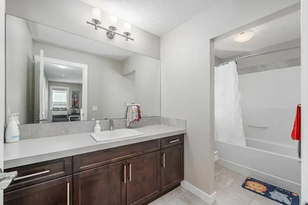 125 Sage Bluff Close NW Calgary AB T3R 1J1