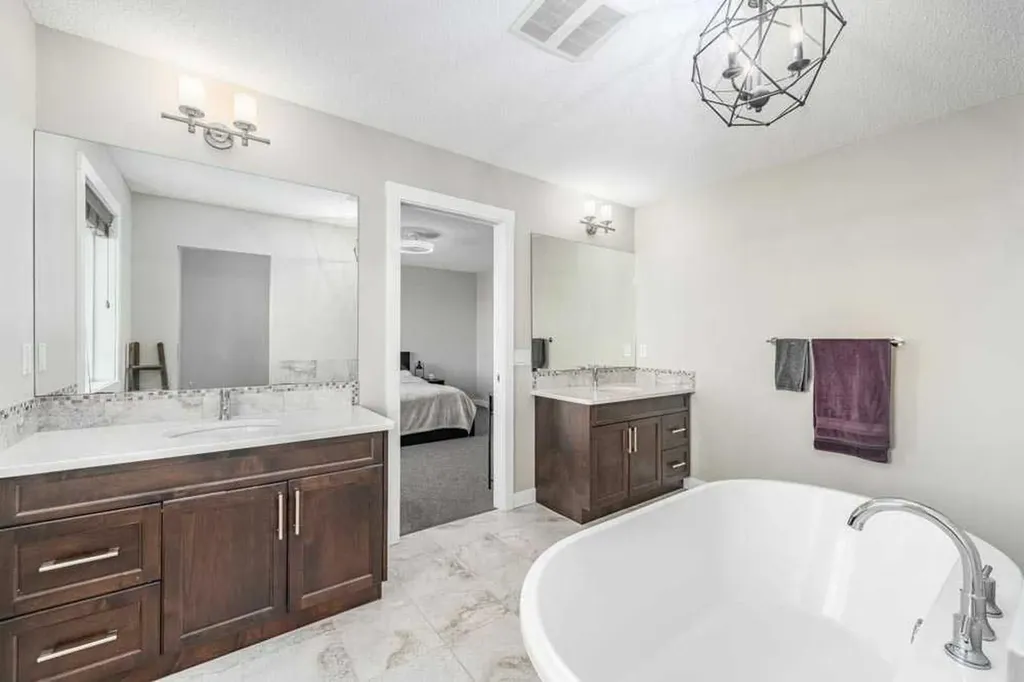 125 Sage Bluff Close NW Calgary AB T3R 1J1