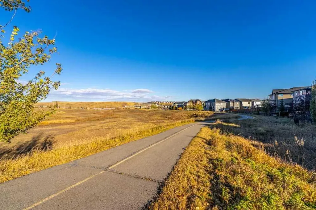 125 Sage Bluff Close NW Calgary AB T3R 1J1