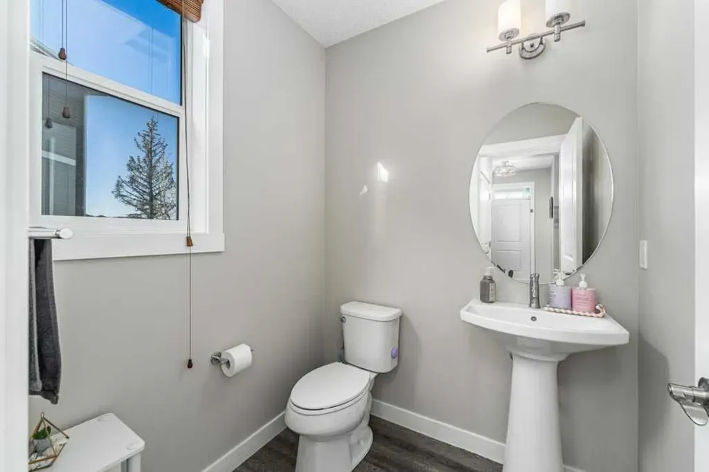125 Sage Bluff Close NW Calgary AB T3R 1J1