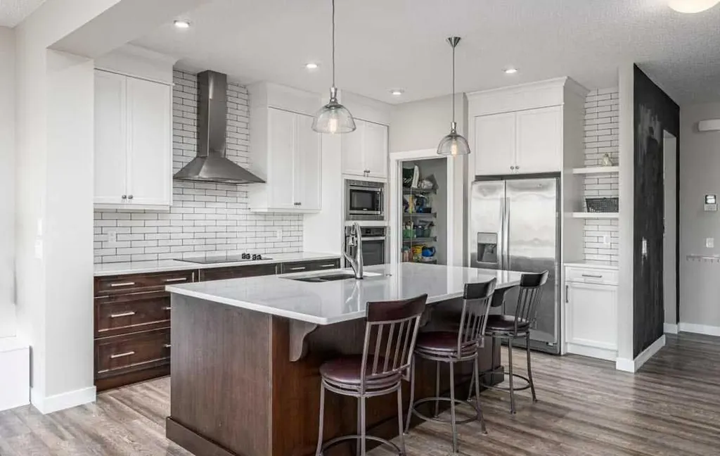 125 Sage Bluff Close NW Calgary AB T3R 1J1