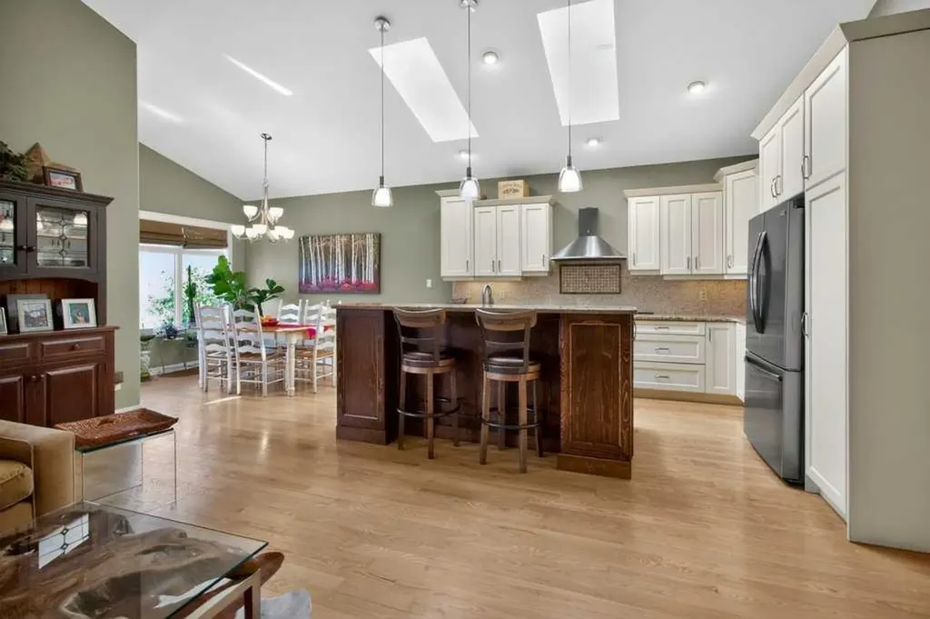 509 Sunridge Crescent W Lethbridge AB T1J0T1