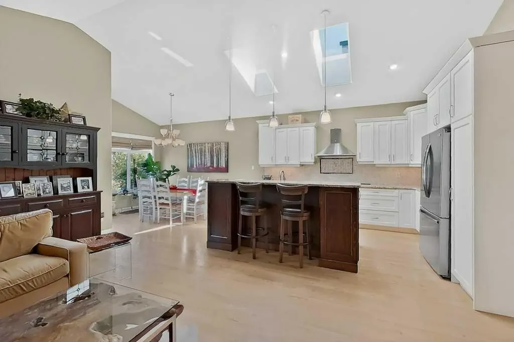 509 Sunridge Crescent W Lethbridge AB T1J0T1