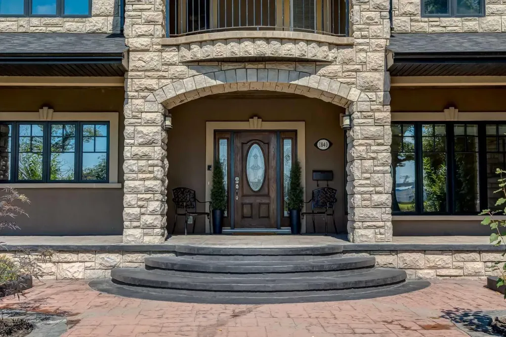 1840 Westmount Boulevard NW Calgary AB T2N 3G8