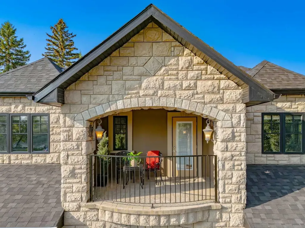 1840 Westmount Boulevard NW Calgary AB T2N 3G8