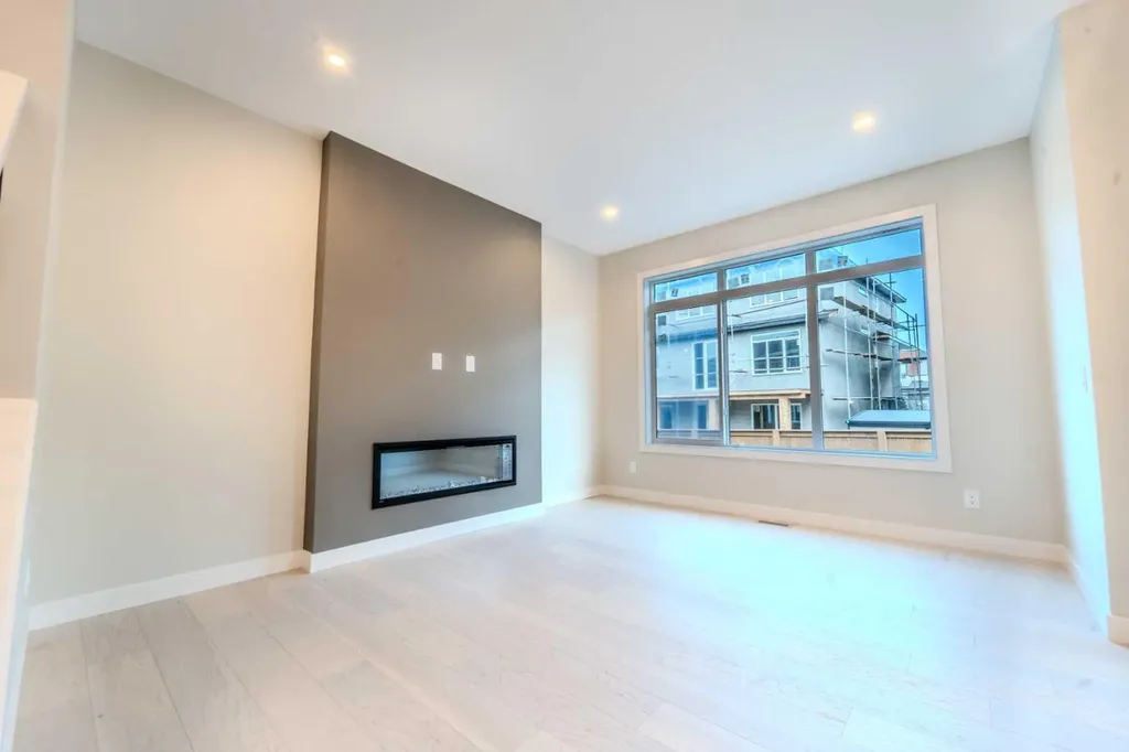 124 Waterford Way Chestermere AB T1X3A2