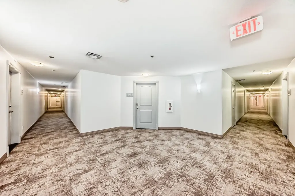 26 Val Gardena View SW Calgary AB T3H5Z5