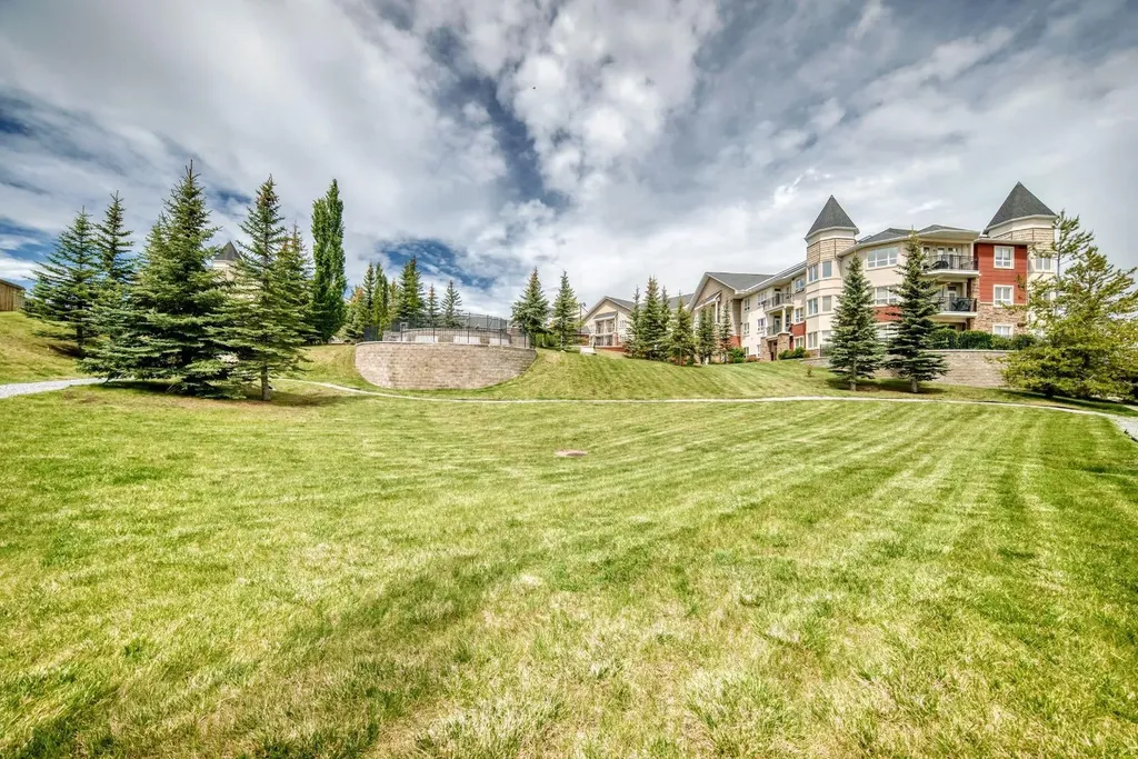 26 Val Gardena View SW Calgary AB T3H5Z5