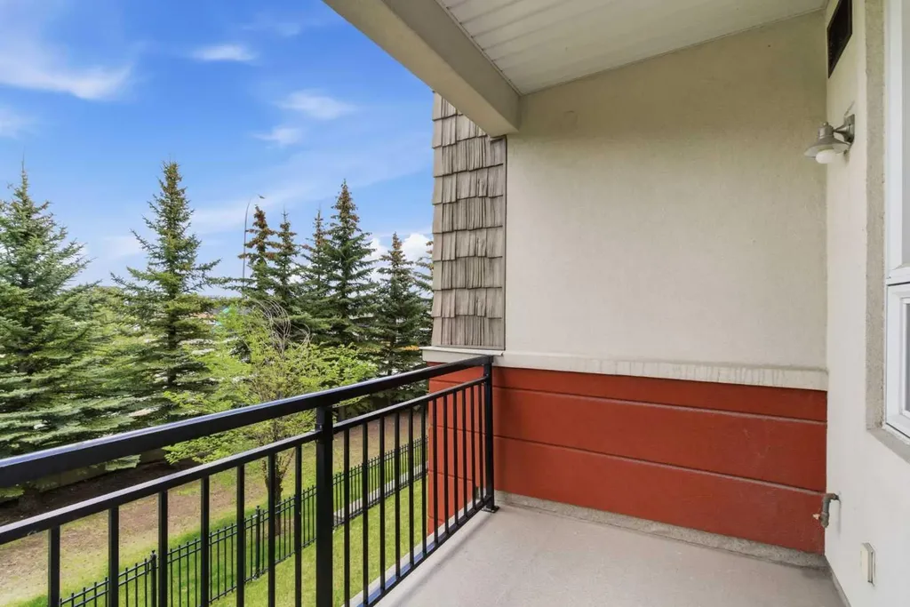 26 Val Gardena View SW Calgary AB T3H 5Z5