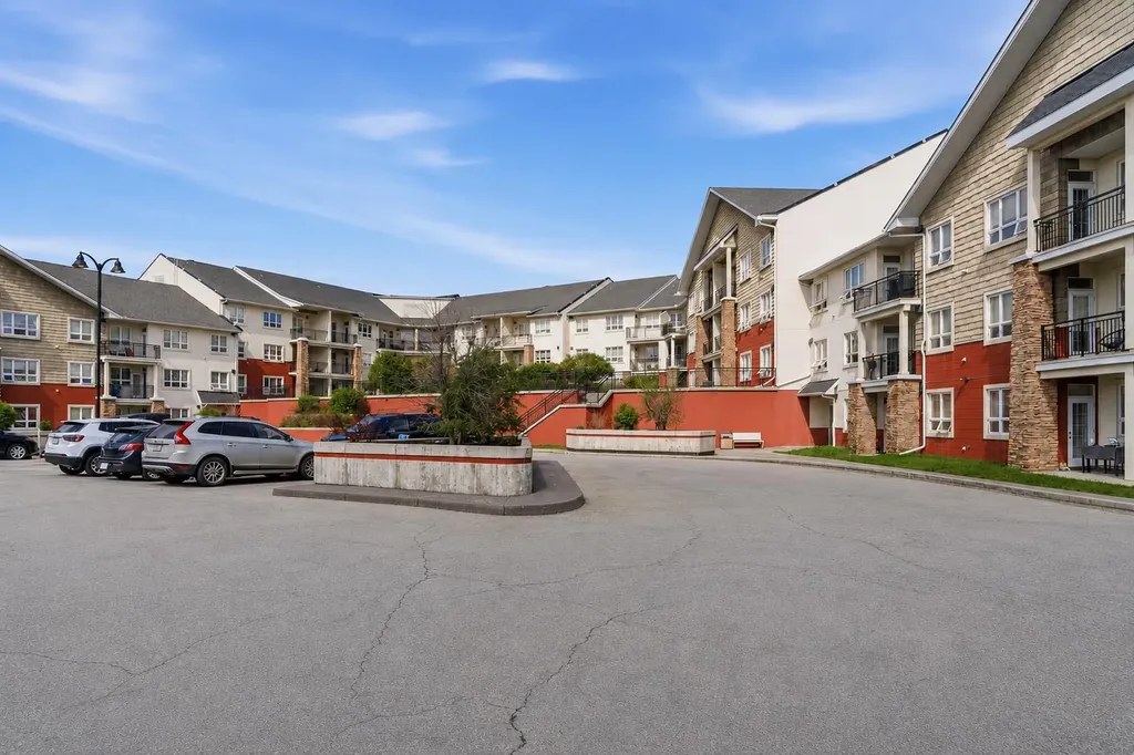 26 Val Gardena View SW Calgary AB T3H 5Z5