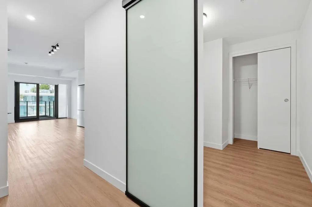 730 2 Avenue Calgary AB T2P 1R8