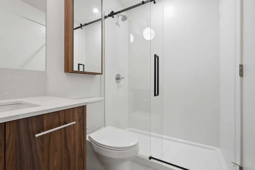 730 2 Avenue Calgary AB T2P 1R8