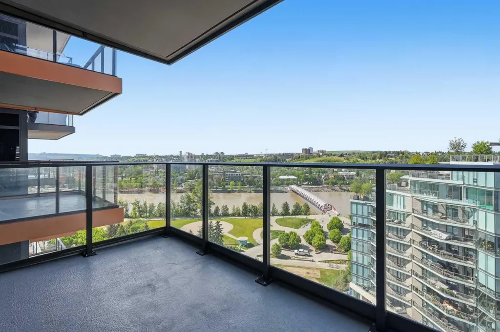 730 2 Avenue Calgary AB T2P 1R8