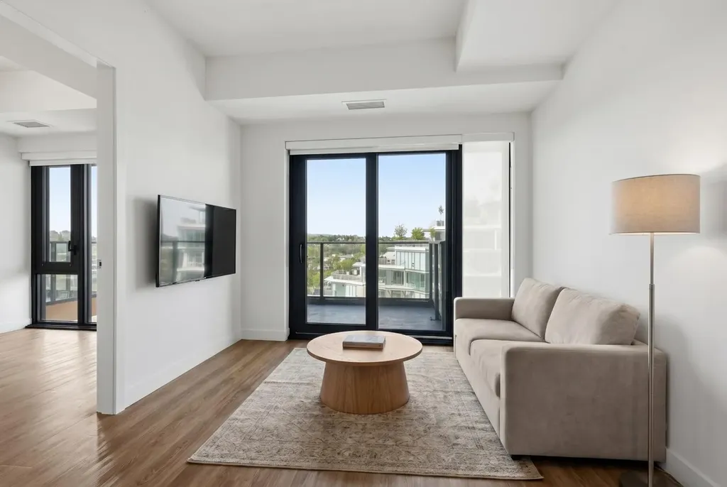 730 2 Avenue Calgary AB T2P 1R8