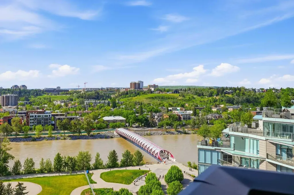 730 2 Avenue Calgary AB T2P 1R8