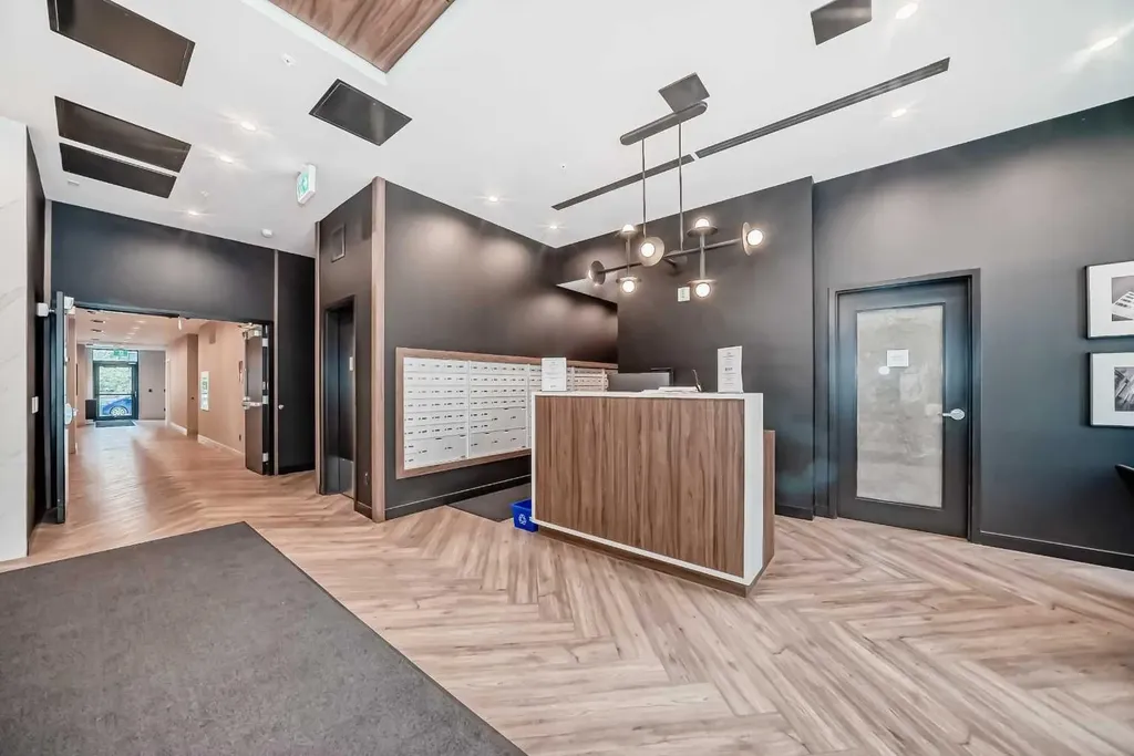 730 2 Avenue Calgary AB T2P 1R8