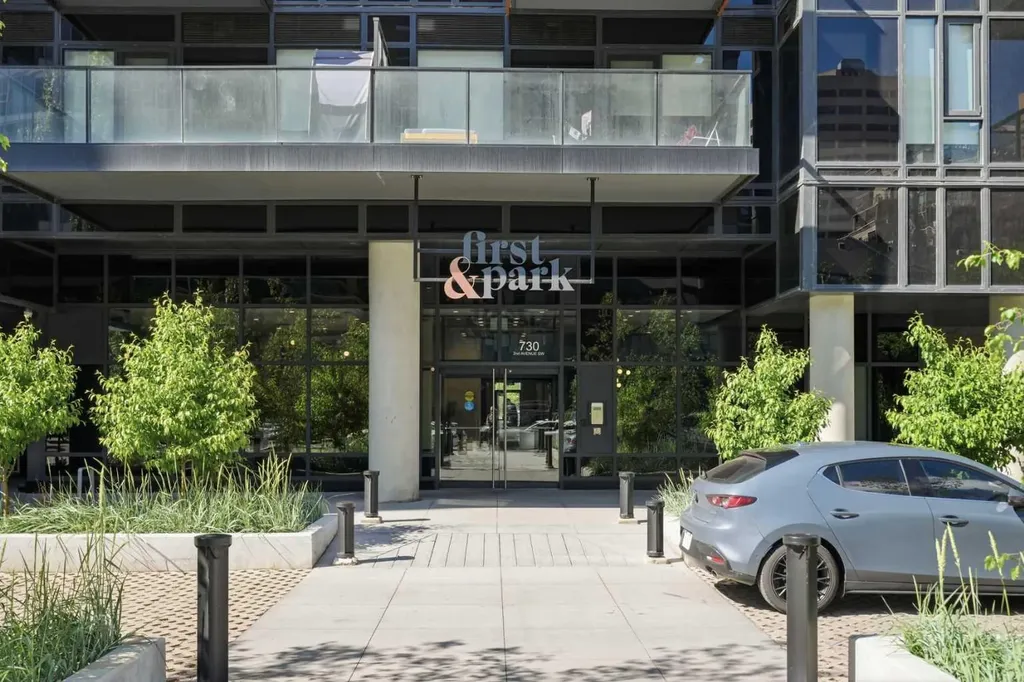 730 2 Avenue Calgary AB T2P 1R8