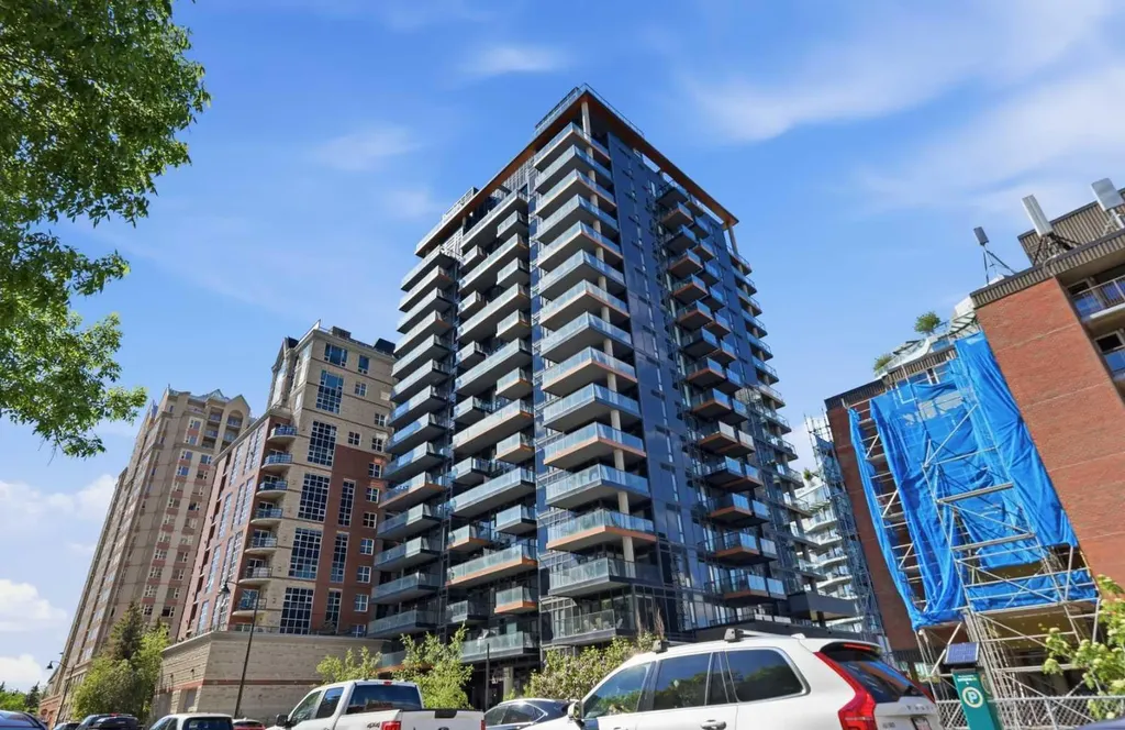730 2 Avenue Calgary AB T2P 1R8