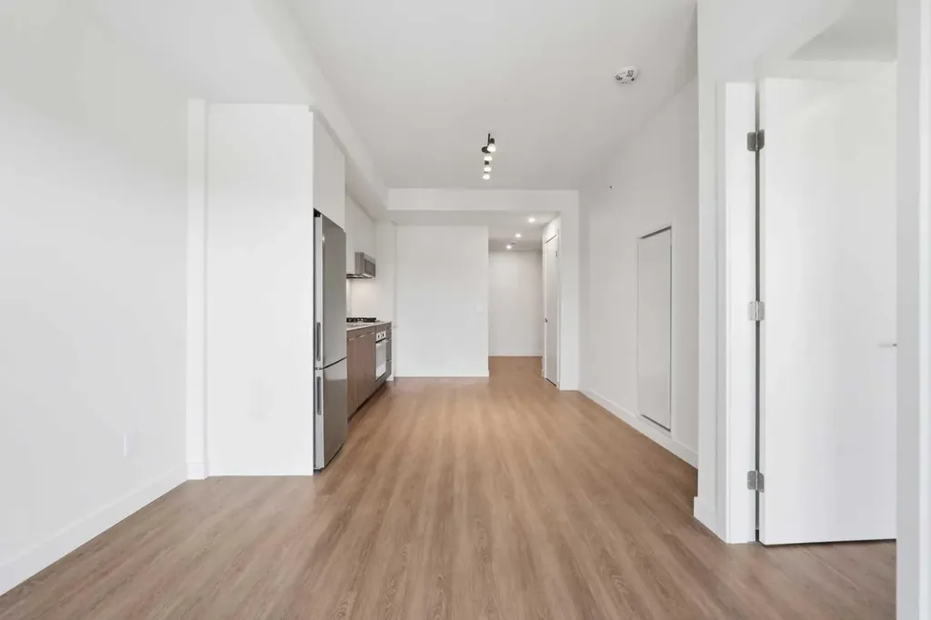 730 2 Avenue Calgary AB T2P 1R8