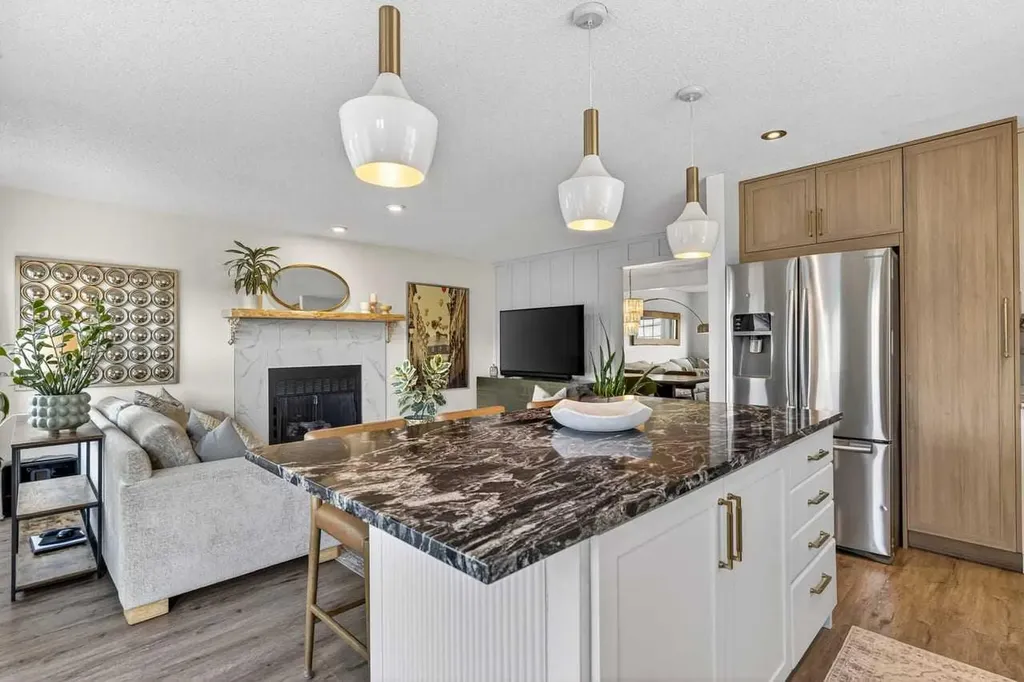 123 Mt Lorette Close SE Calgary AB T2Z2L8
