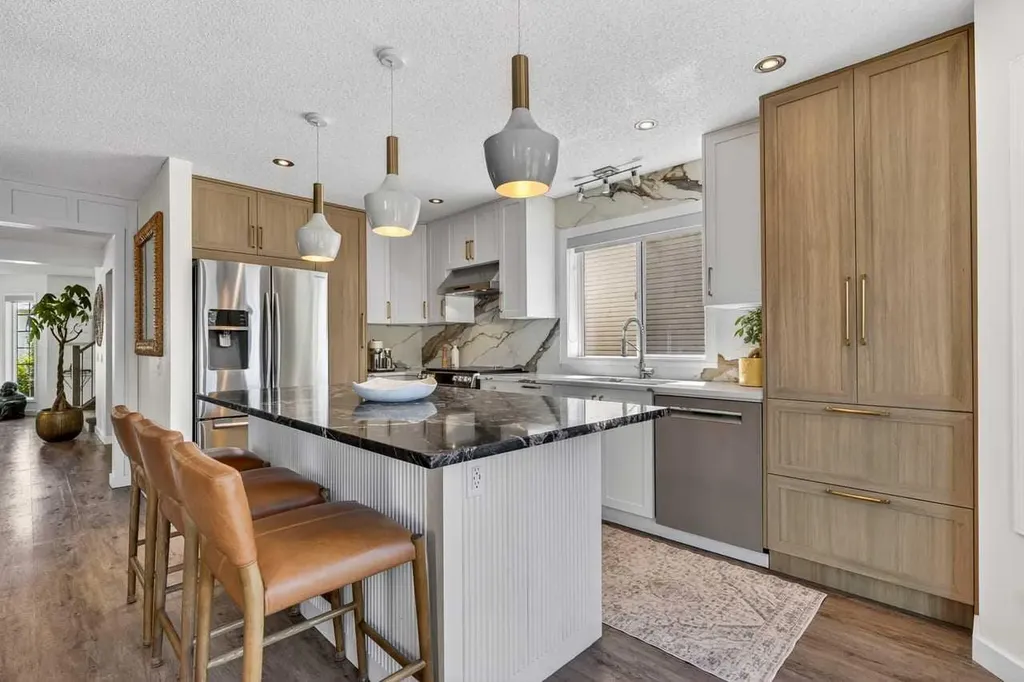 123 Mt Lorette Close SE Calgary AB T2Z2L8