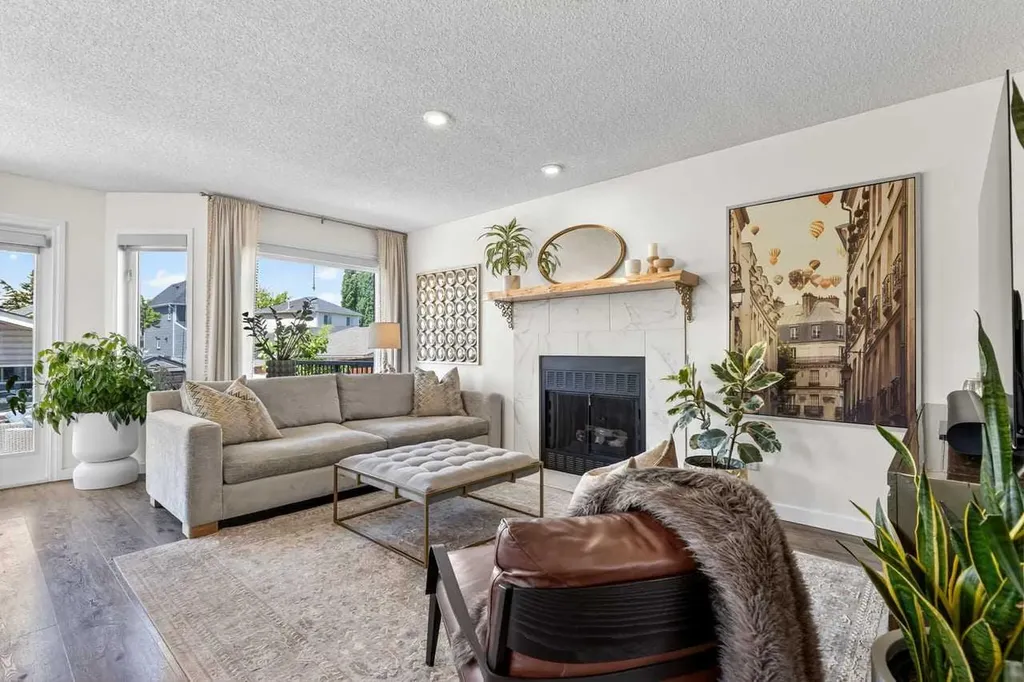 123 Mt Lorette Close SE Calgary AB T2Z2L8
