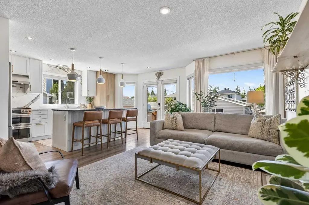 123 Mt Lorette Close SE Calgary AB T2Z2L8