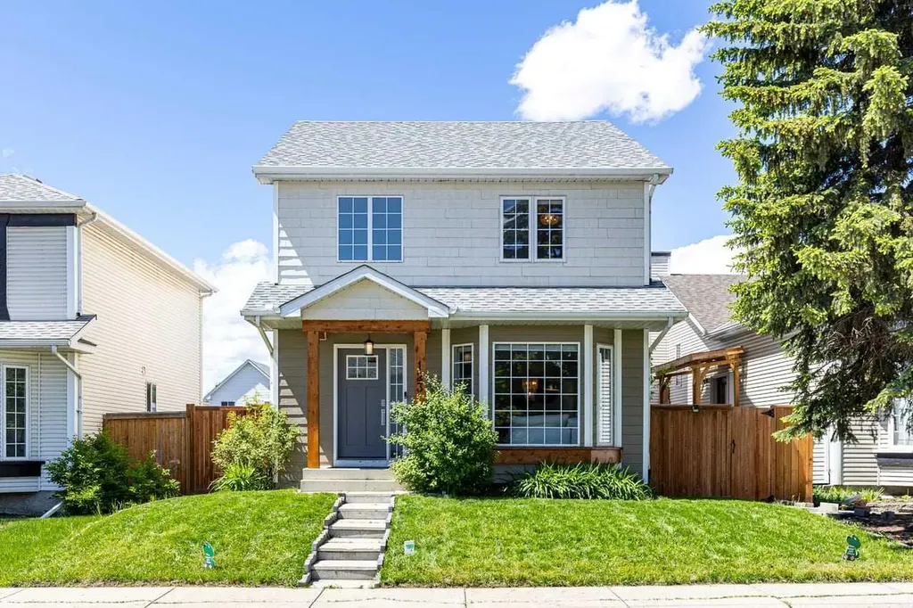 123 Mt Lorette Close SE Calgary AB T2Z2L8