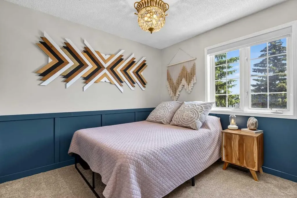 123 Mt Lorette Close SE Calgary AB T2Z2L8