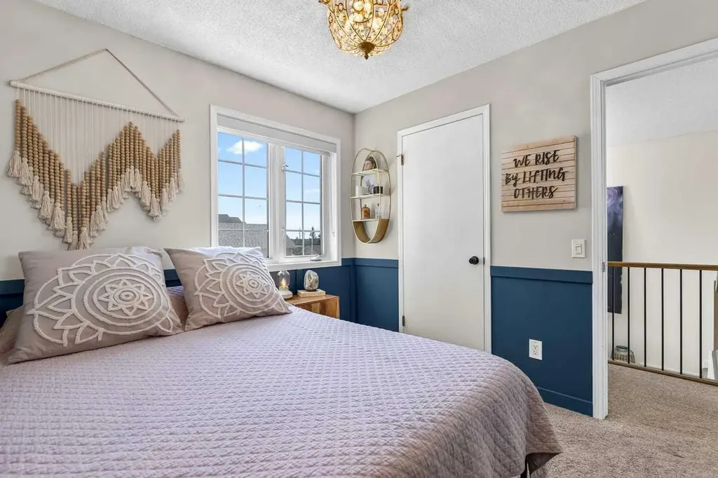 123 Mt Lorette Close SE Calgary AB T2Z2L8