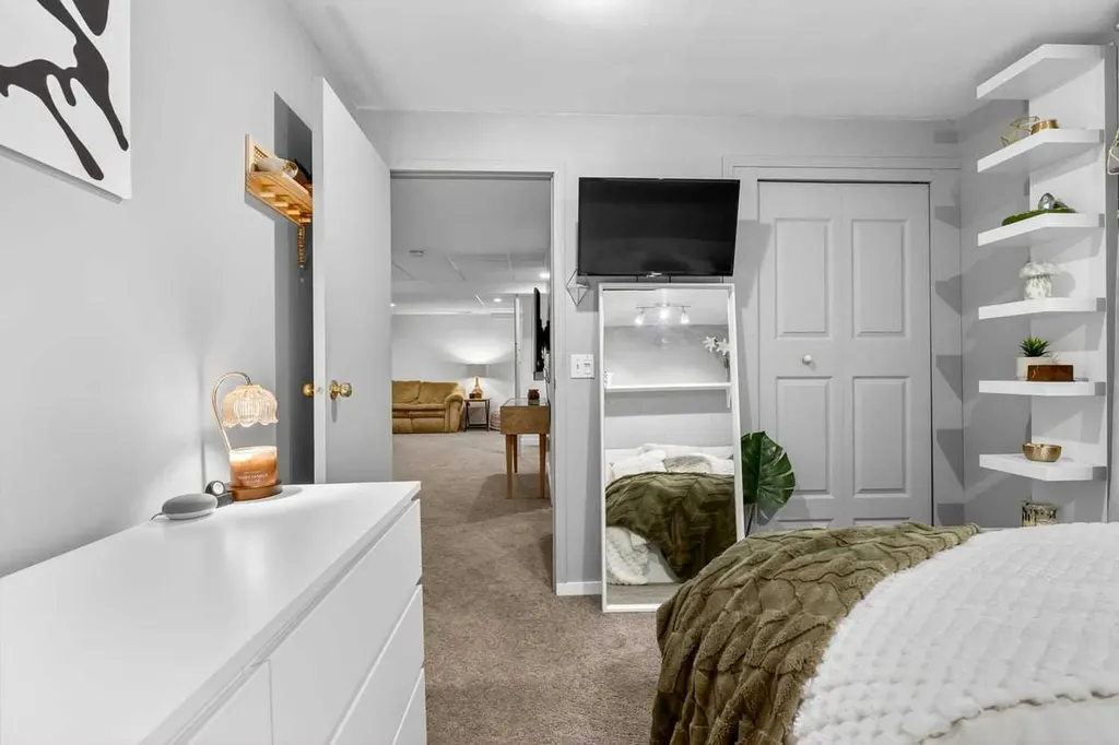 123 Mt Lorette Close SE Calgary AB T2Z2L8