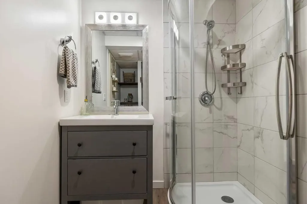 123 Mt Lorette Close SE Calgary AB T2Z2L8