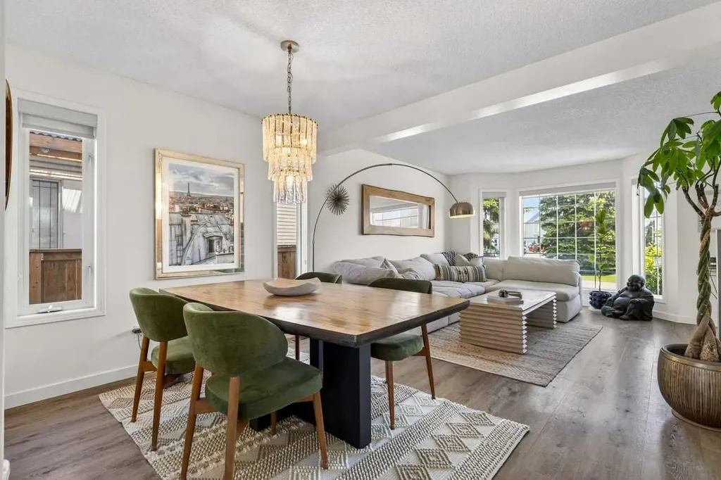123 Mt Lorette Close SE Calgary AB T2Z2L8