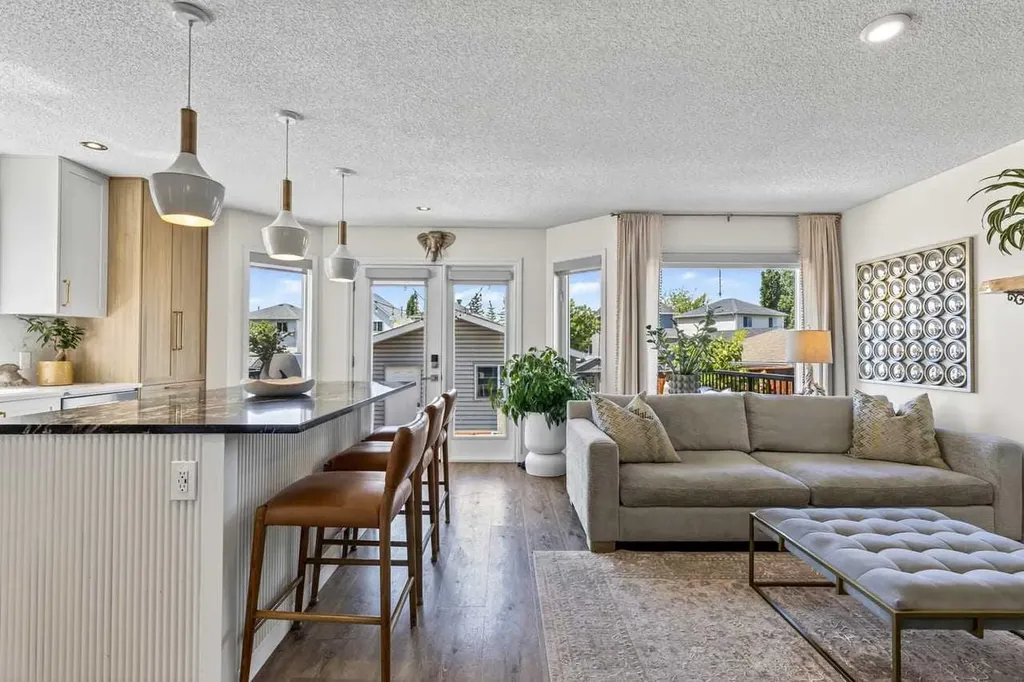 123 Mt Lorette Close SE Calgary AB T2Z2L8