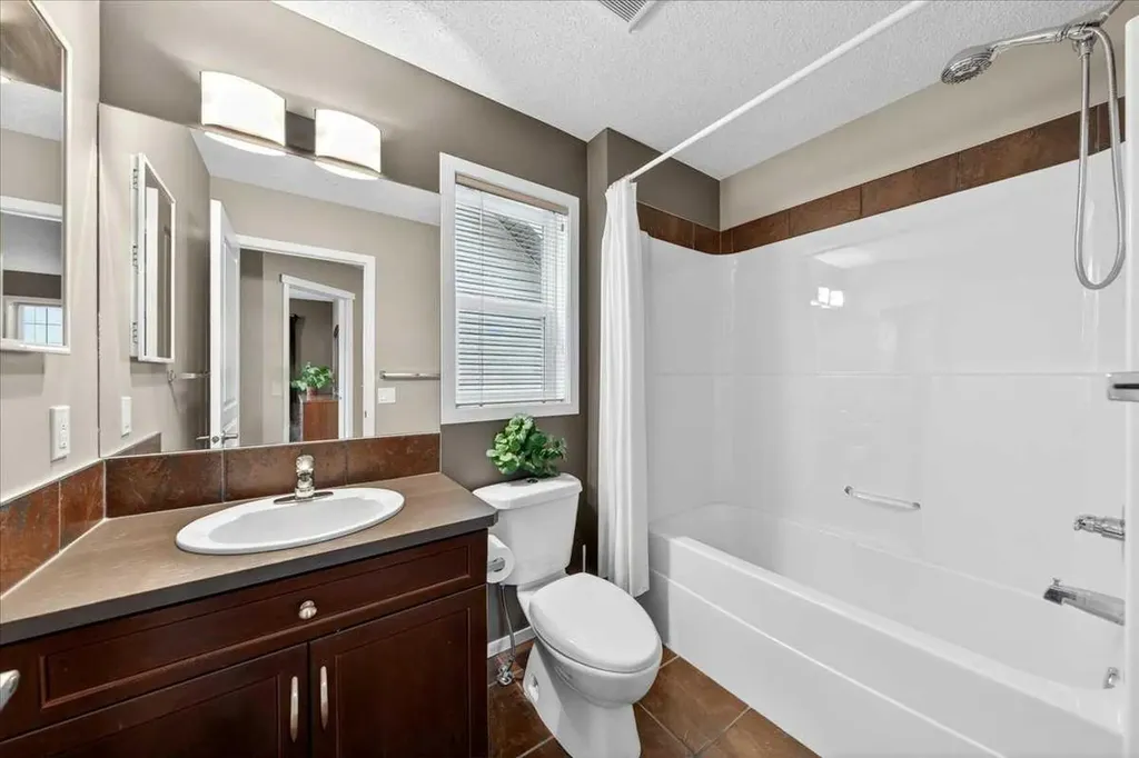 30 Copperstone Green SE Calgary AB T2Z0R8