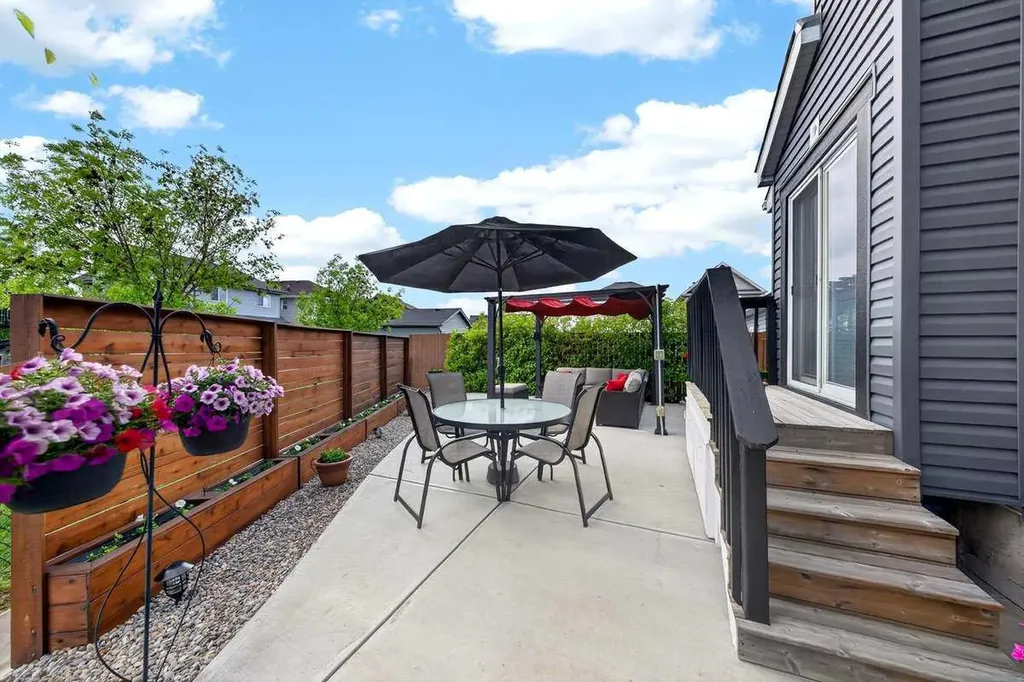30 Copperstone Green SE Calgary AB T2Z0R8