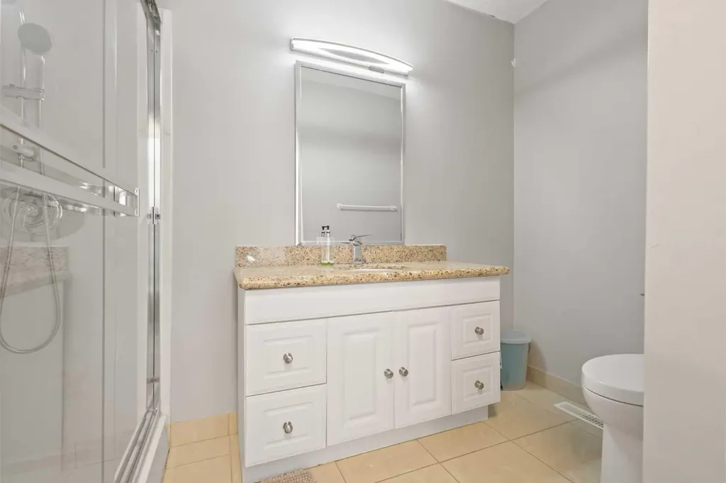 40 Wood Crescent SW Calgary AB T2W 4B6