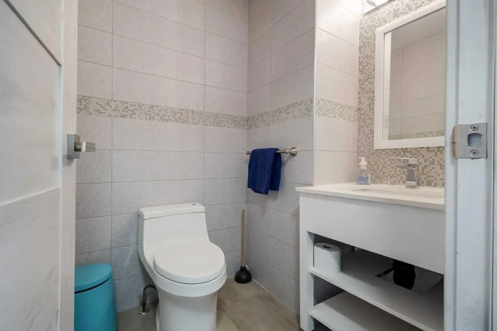 40 Wood Crescent SW Calgary AB T2W 4B6