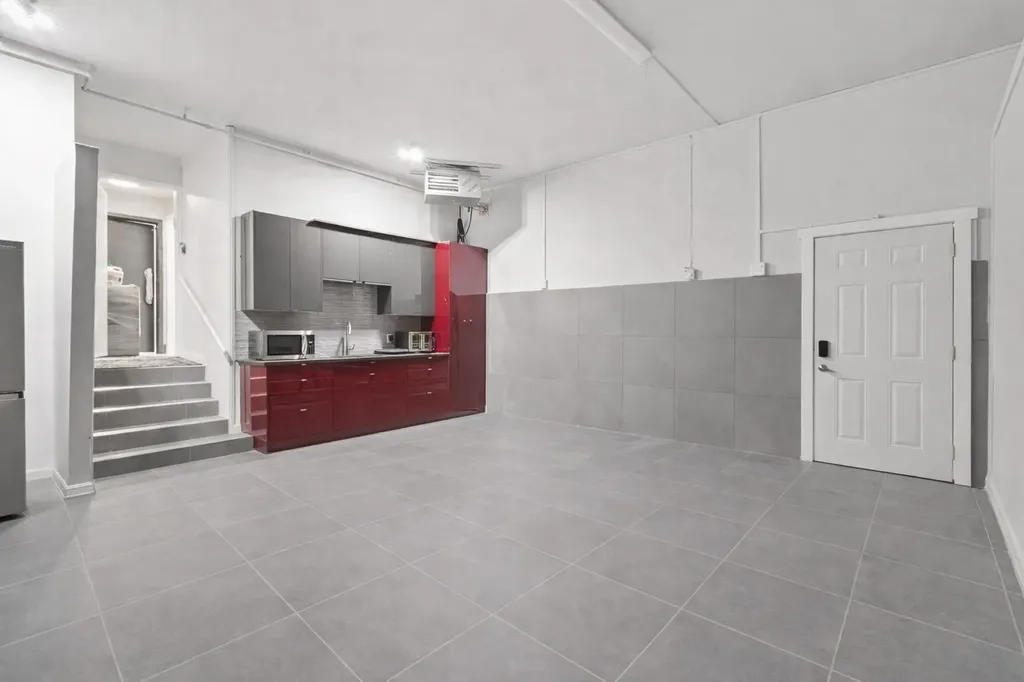 40 Wood Crescent SW Calgary AB T2W 4B6