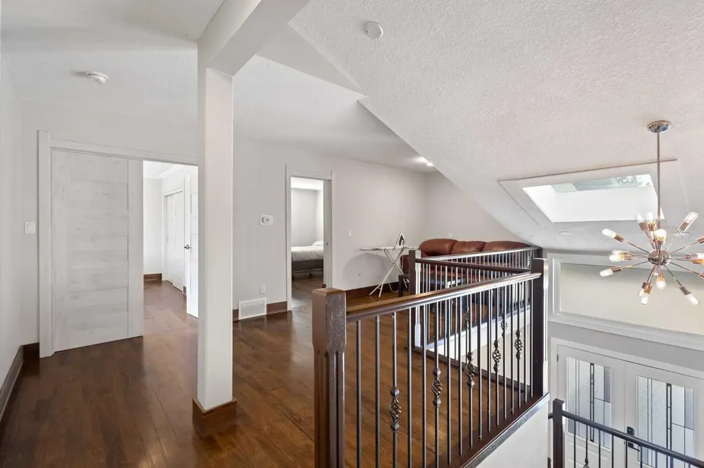 40 Wood Crescent SW Calgary AB T2W 4B6