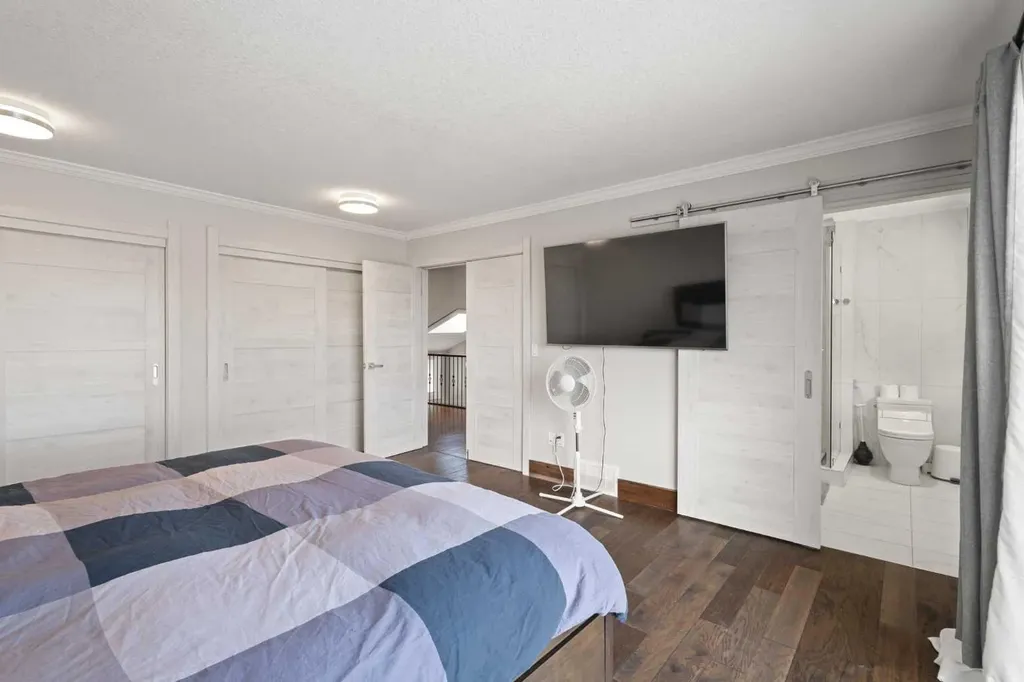 40 Wood Crescent SW Calgary AB T2W 4B6