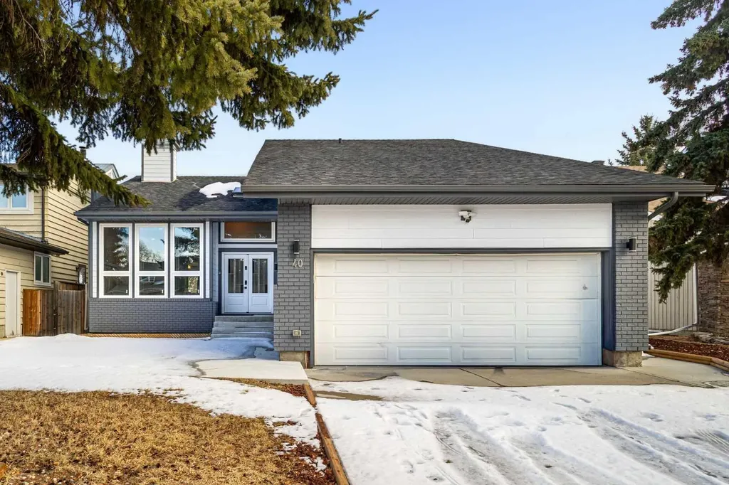 40 Wood Crescent SW Calgary AB T2W 4B6