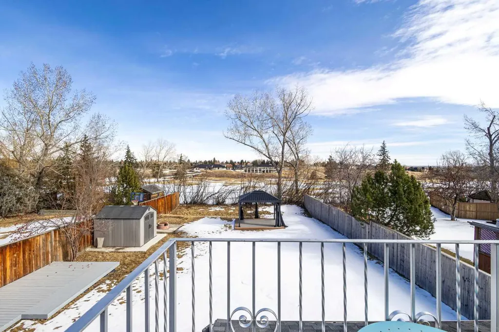 40 Wood Crescent SW Calgary AB T2W 4B6