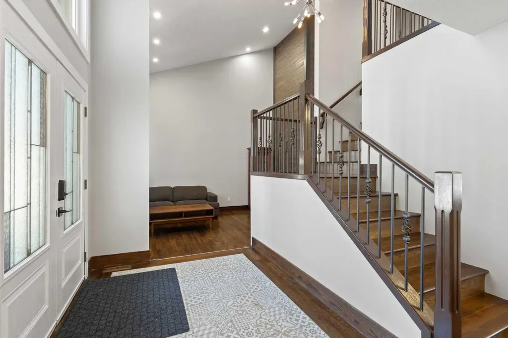 40 Wood Crescent SW Calgary AB T2W 4B6