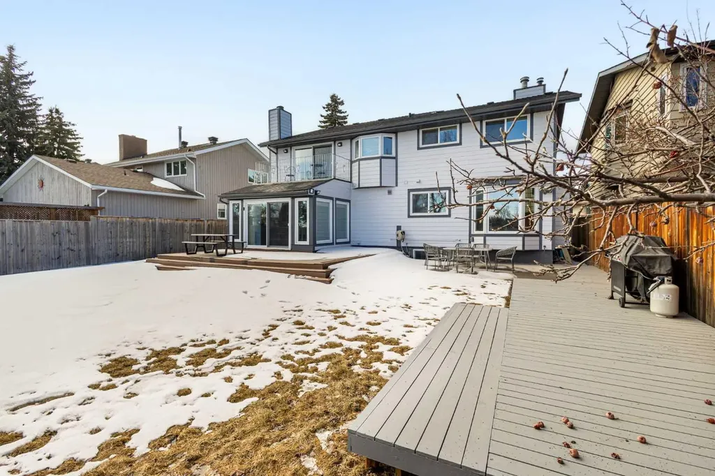 40 Wood Crescent SW Calgary AB T2W 4B6