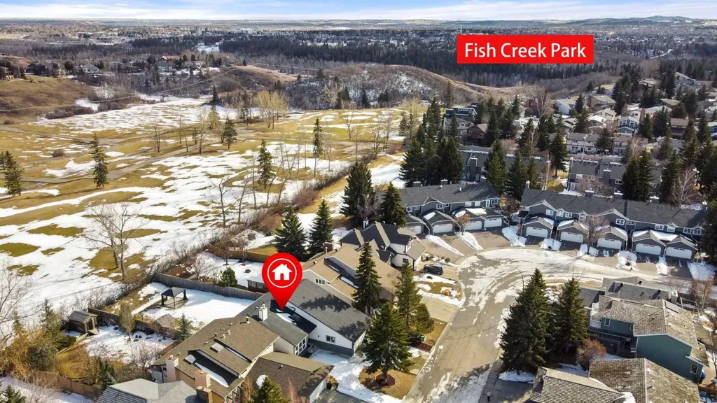 40 Wood Crescent SW Calgary AB T2W 4B6