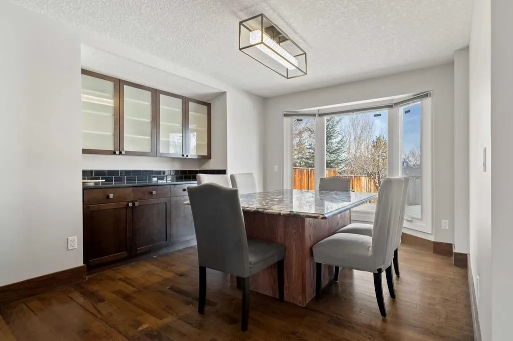 40 Wood Crescent SW Calgary AB T2W 4B6
